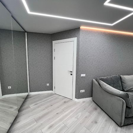 Апартаменты Modern Gagarina Avenue Днепр Экстерьер фото
