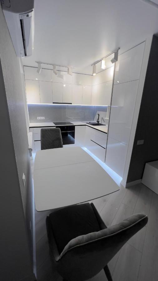 Апартаменты Modern Gagarina Avenue Днепр Экстерьер фото