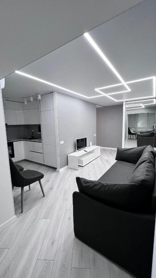 Апартаменты Modern Gagarina Avenue Днепр Экстерьер фото